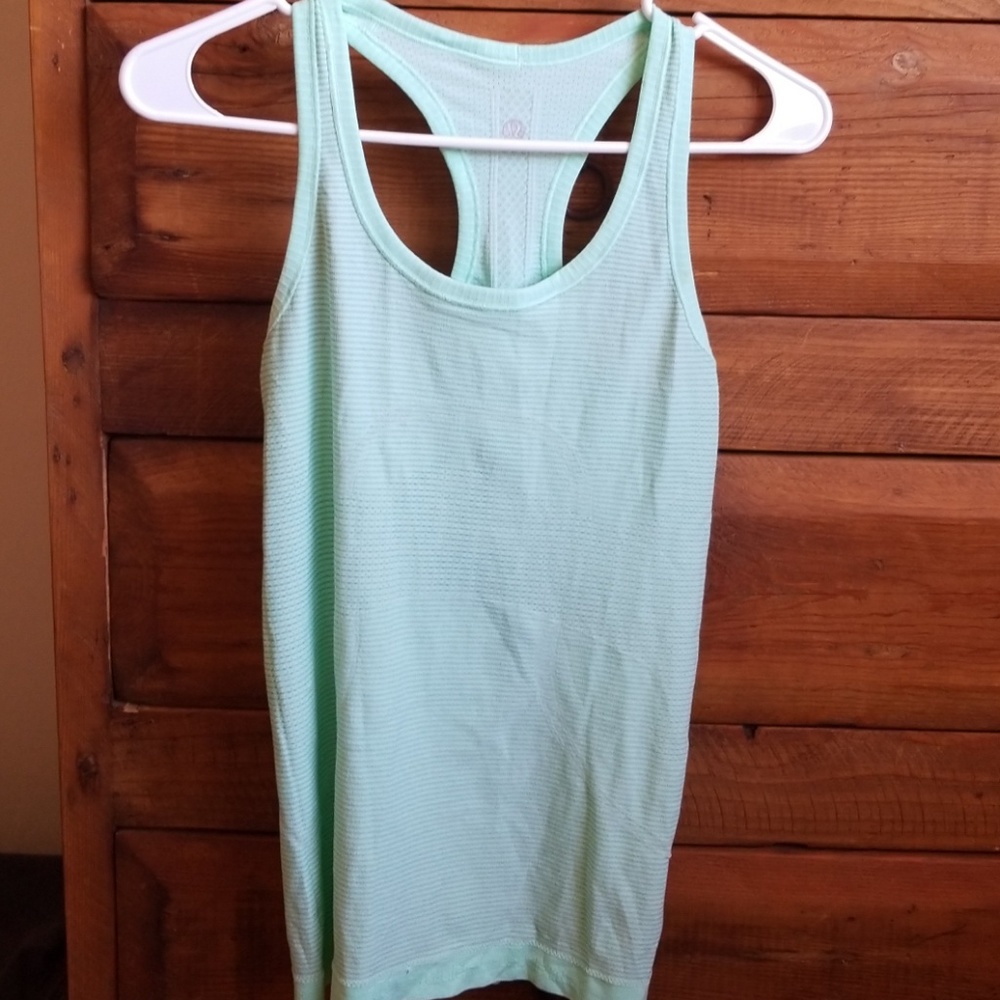 Lululemon tank